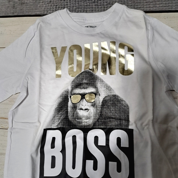 4 Spotted Zebra T Shirts. 2 Graphic Tees and 2 Solid Color Tees. Size small 6-7 - Picture 7 of 13